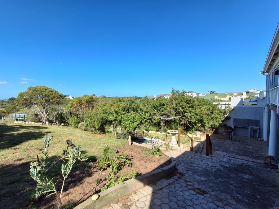 4 Bedroom Property for Sale in Stilbaai Wes Western Cape